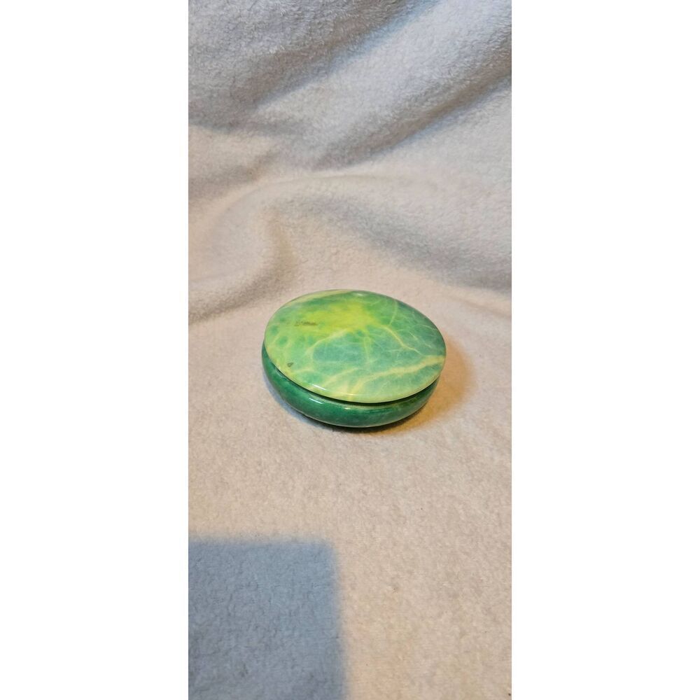Genuine Albaster Swivel Top Catch-all